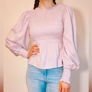 🌸 𝒂 𝒏𝒆𝒘 𝒅𝒂𝒚 🌸
Lavender smocked long-sleeve